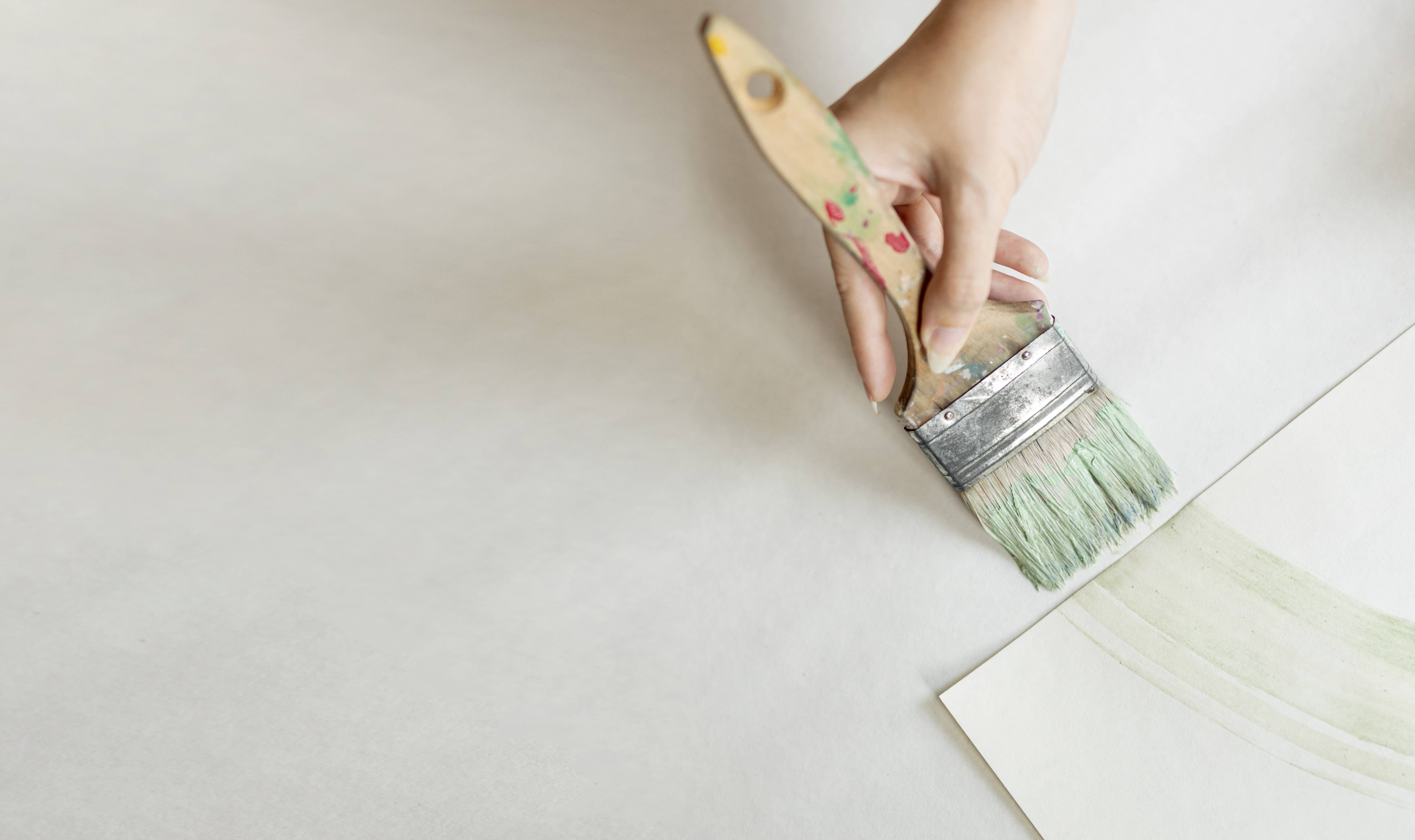 Как отмыть клей от обоев с пола?